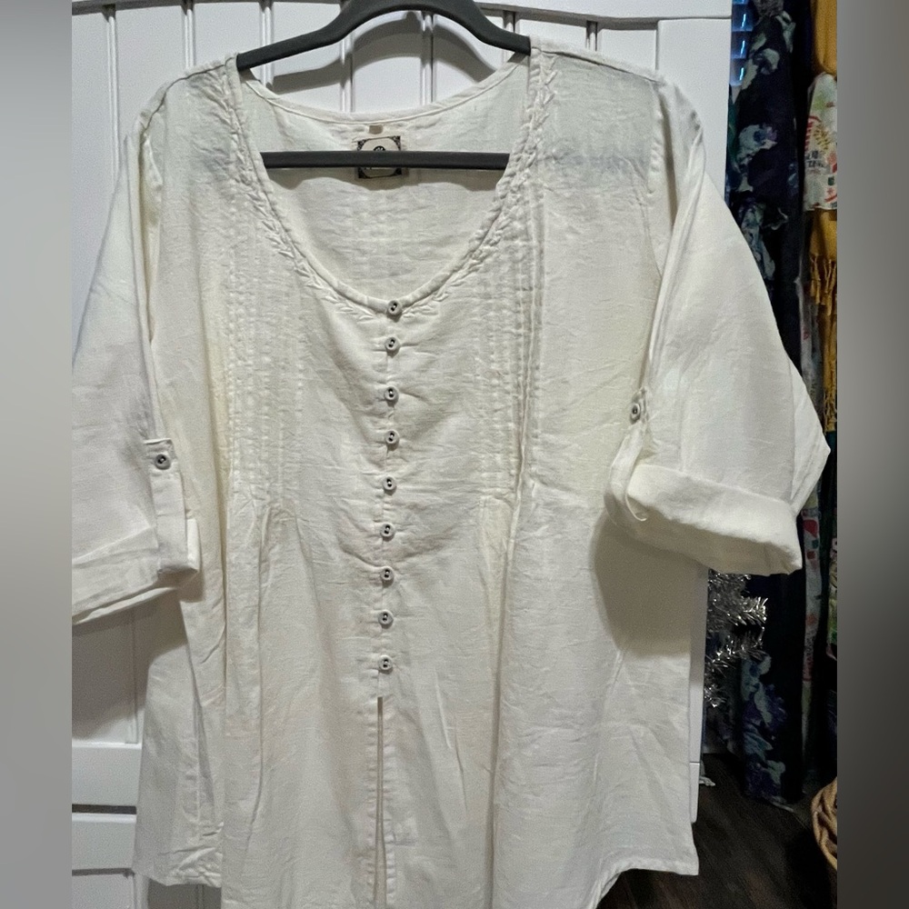 Real cute top/blouse.